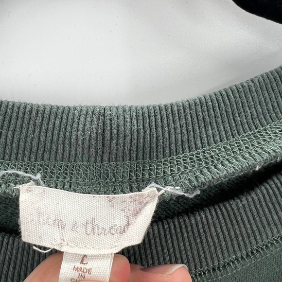 Hem & Thread Green Embroidered Popover Sweater Casual Side Slits Large - Picture 3 of 8